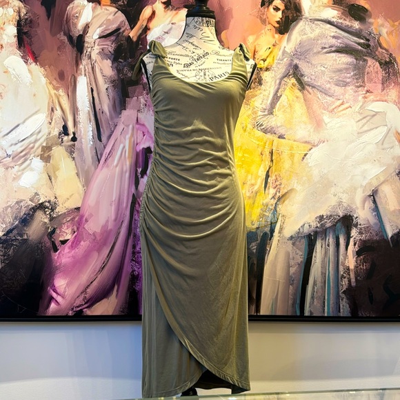 Heartloom Dresses & Skirts - Summer midi dress kaki colour , round neck .